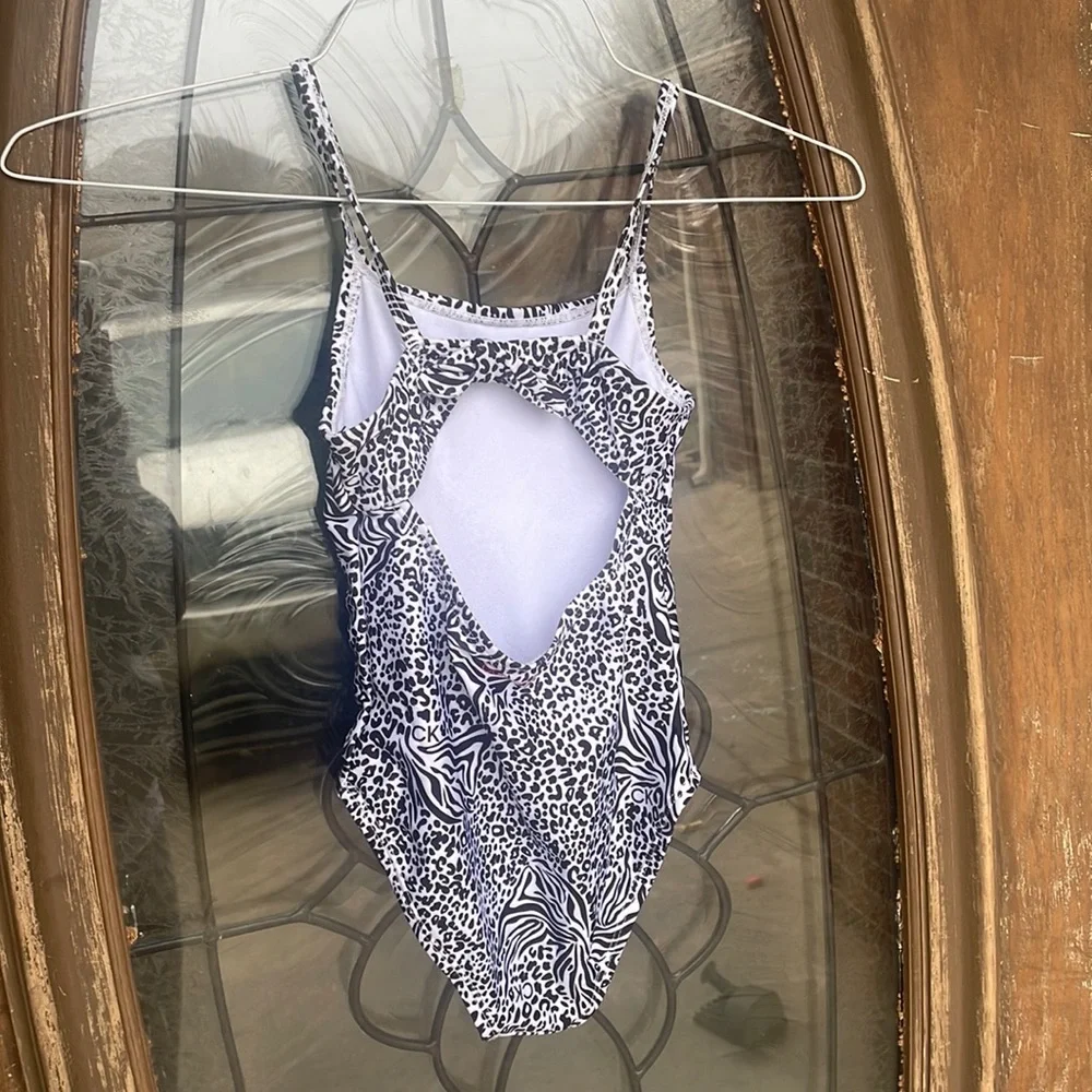 NWT Calvin Klein Anmal Print Swimsuit! 6